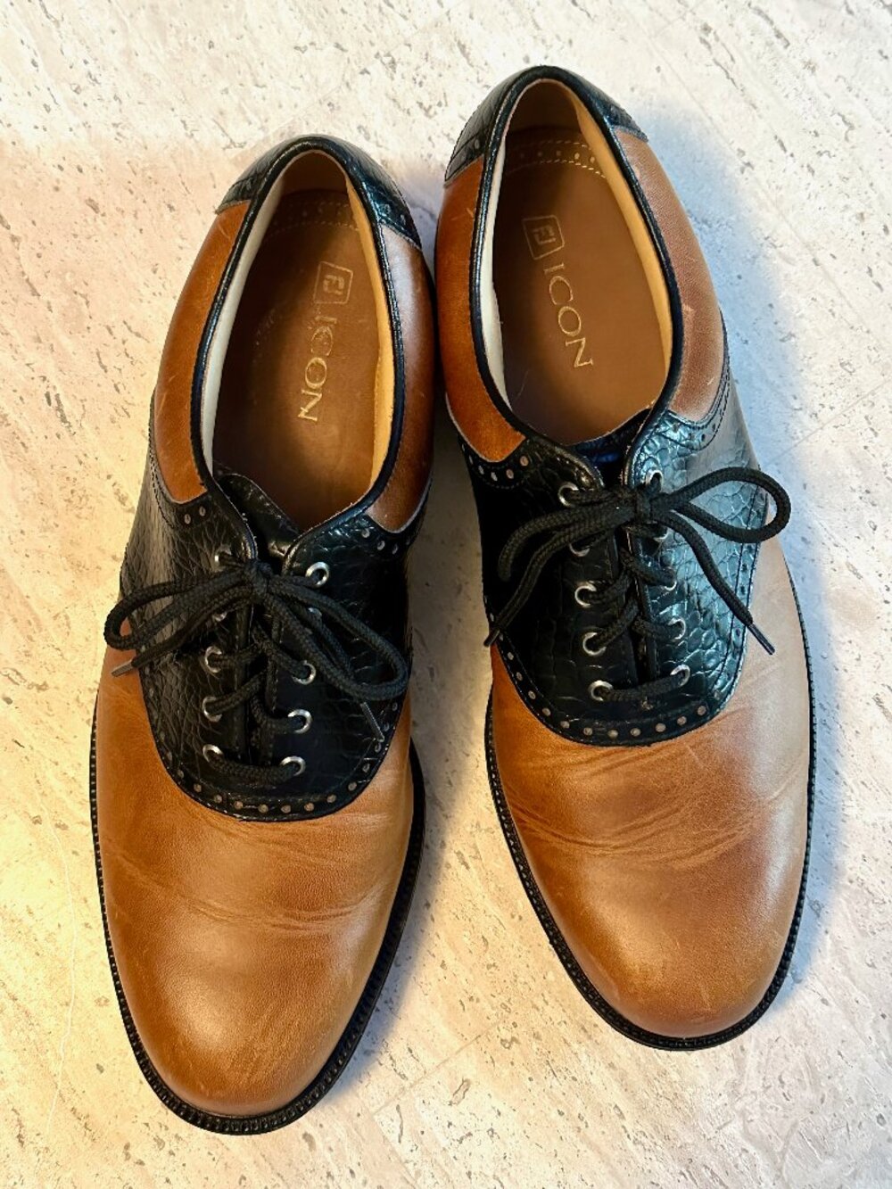 FootJoy Icon Leather Saddle Golf Shoes – Men’s Size 11.5